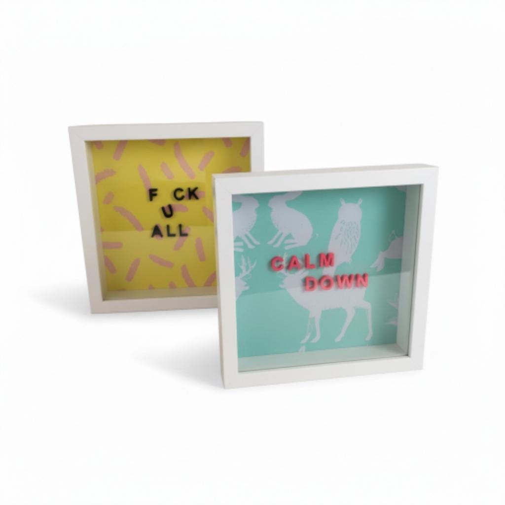 3D Wandbild mit Spruch CALM DOWN | Personalisiertes Geschenk | Objektrahmen 20x20 | Lustige Sprüche Serie | Waldtiere Mint | Unikat Design