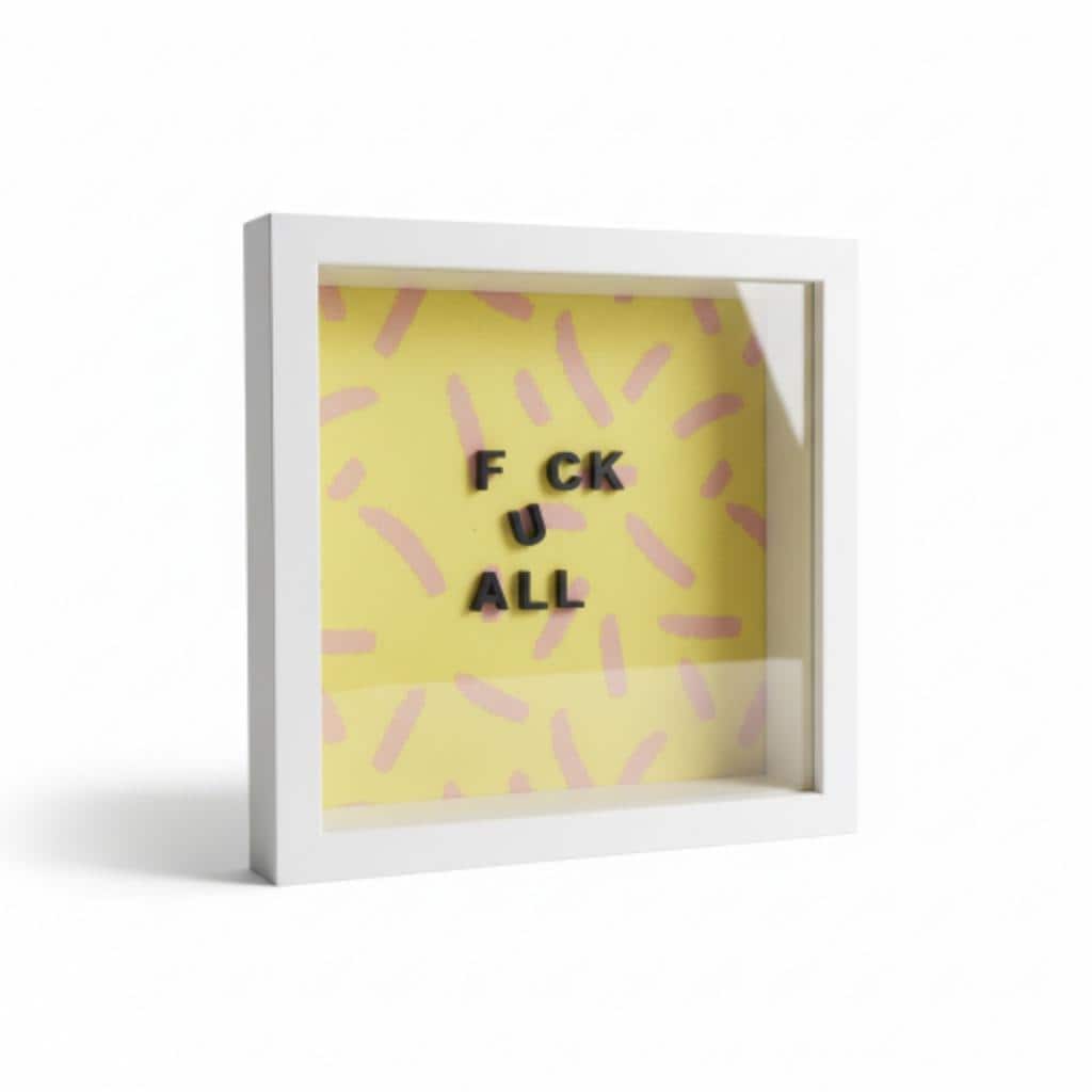 3D Wandbild "F*CK U ALL" | Provokantes Statement & Büro Humor | Lustiges Geschenk Sarkasmus | Rahmen Gelb Pink | Modern Art 20x20