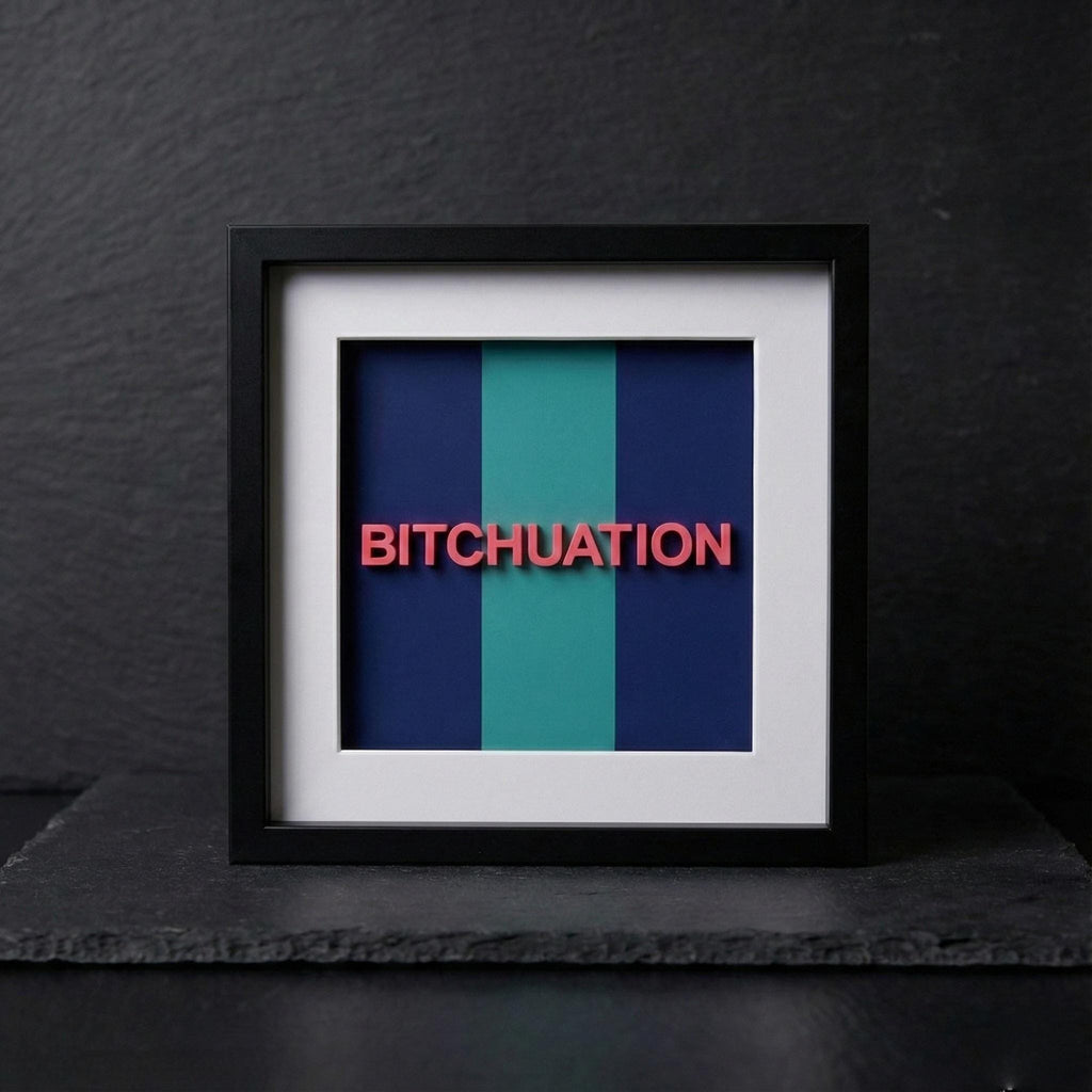 3D Wandbild "BITCHUATION" | Witziges Büro Deko Schild | Sarkasmus Geschenk Freundin | Modern Art Schwarz Blau Pink | Personalisiert 20x20