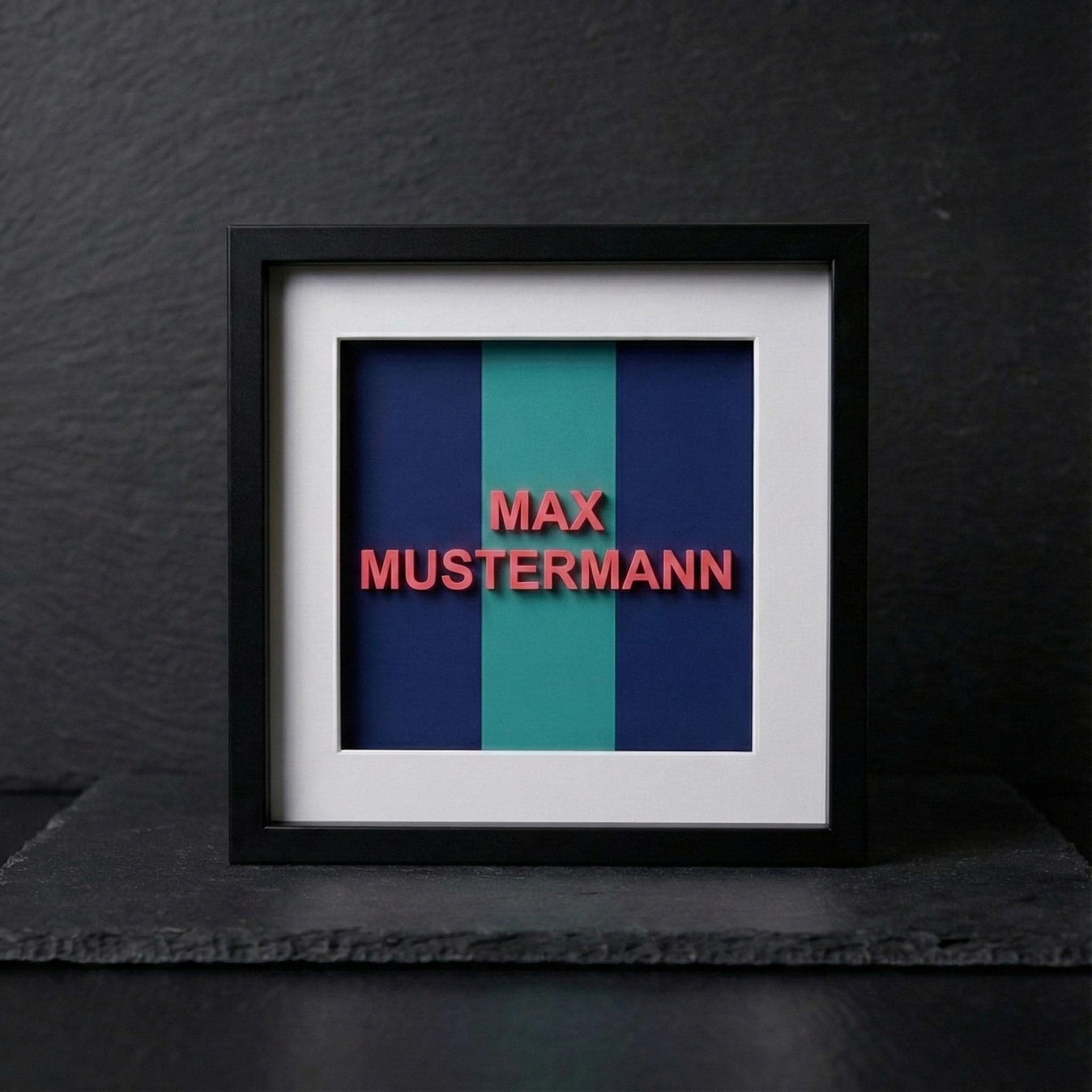 3D Wandbild "BITCHUATION" | Witziges Büro Deko Schild | Sarkasmus Geschenk Freundin | Modern Art Schwarz Blau Pink | Personalisiert 20x20